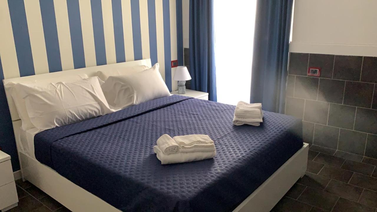 מלון נאפולי Yacht Club Angioino מראה חיצוני תמונה
