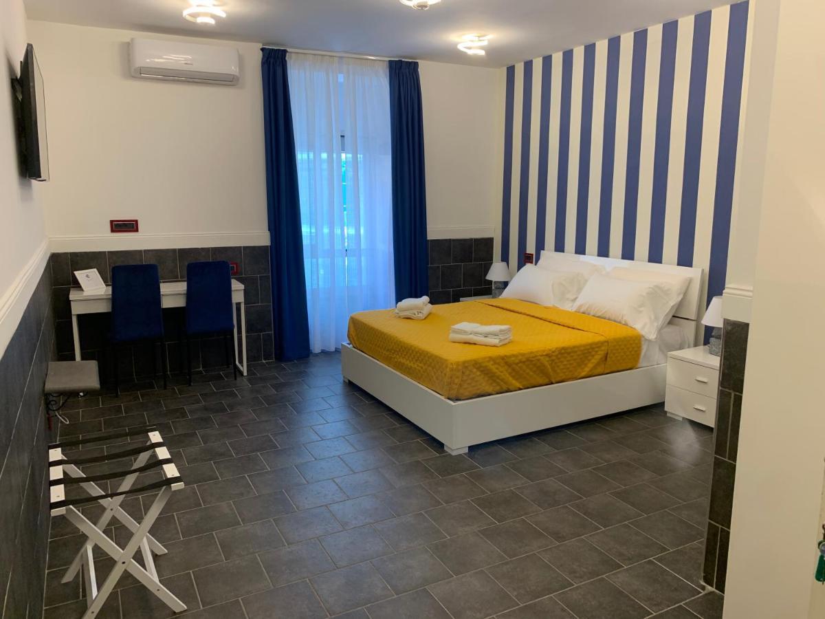 מלון נאפולי Yacht Club Angioino מראה חיצוני תמונה